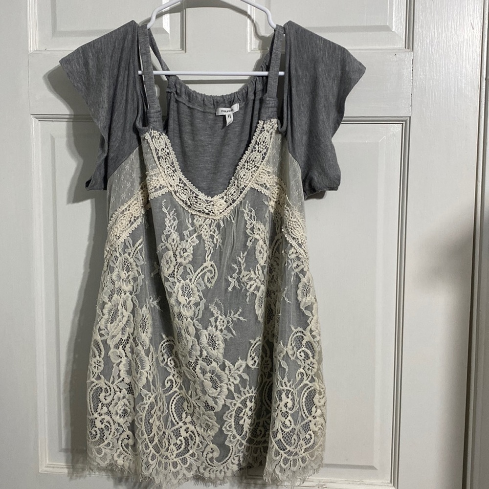 Maurices Lg cold shoulder gray  tee w/ lace front